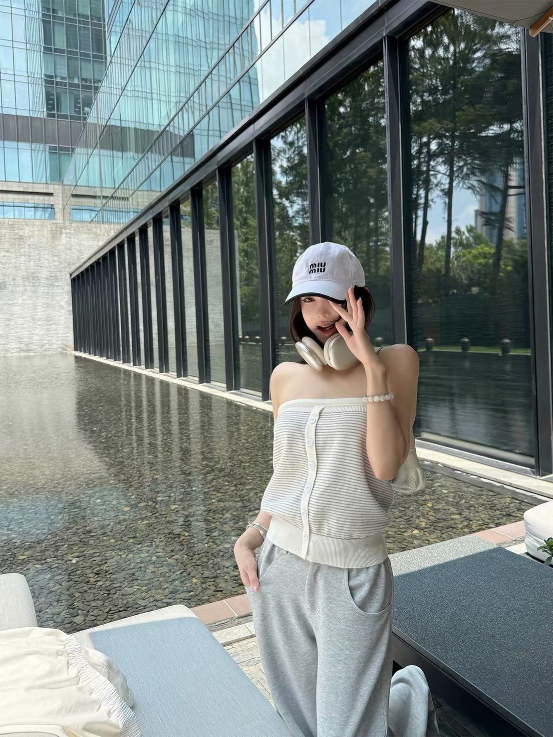 26Oct. 雲間灰條紋收腰抹胸 鈕扣側口袋灰色休閒褲
