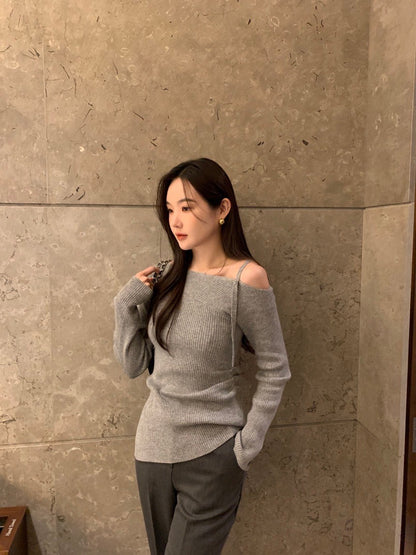 Oct. 溫婉氣質 一字調節肩不規則下擺修身針織上衣 灰