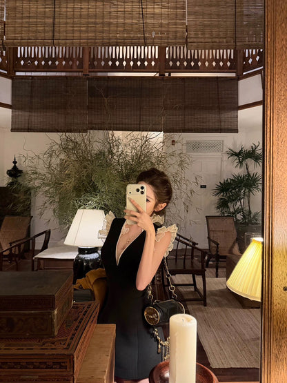 26Apr. 羅馬花園 黑白立體荷葉領優雅小黑裙