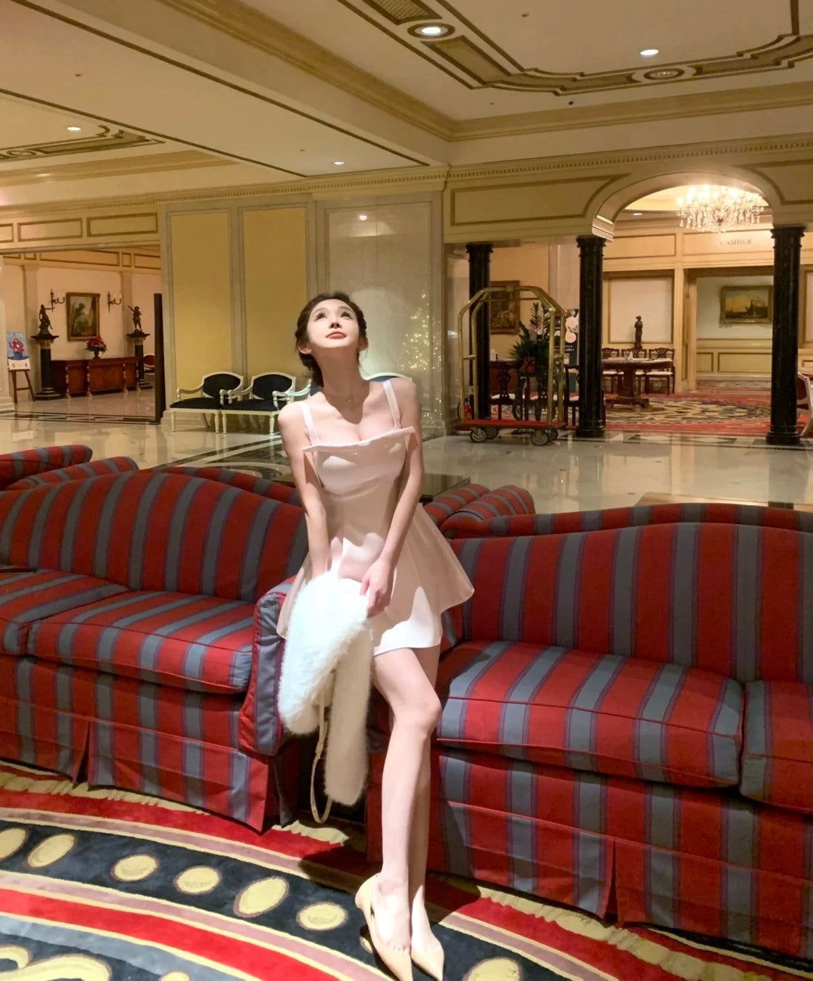 Mar. 曼妙天鵝 法式氣質蝴蝶結收腰連身裙 粉