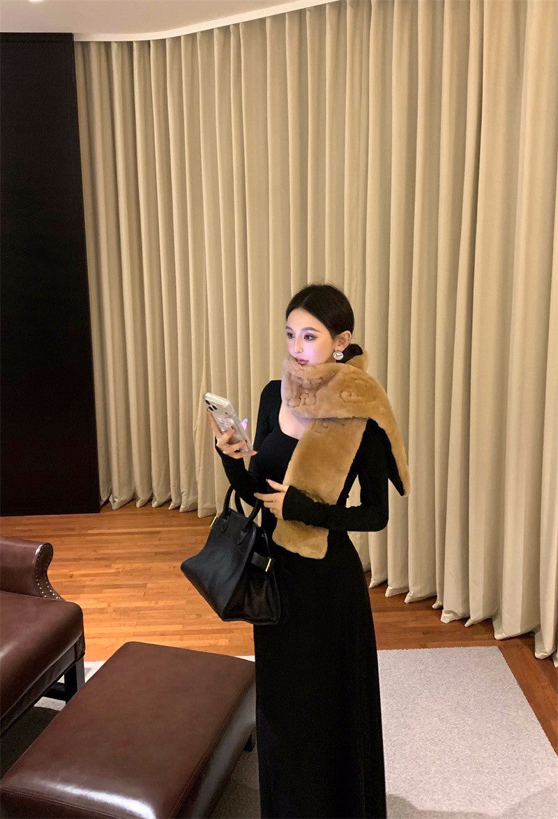 26Feb. 柔美白月光氣質U領上衣半身裙套裝 白/黑