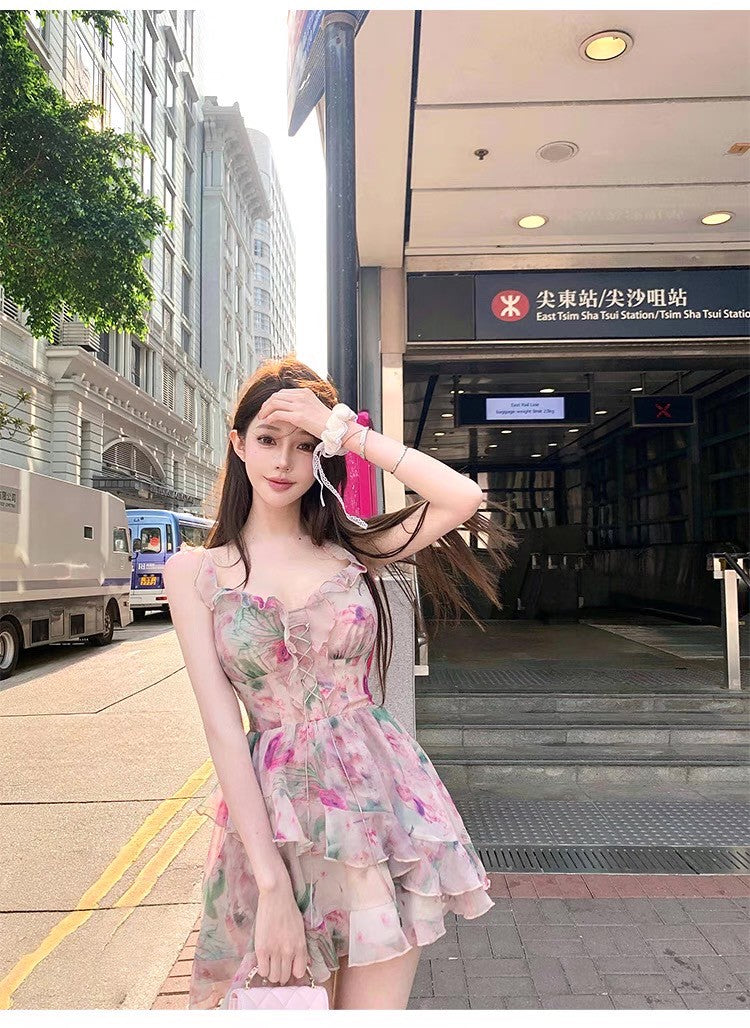 May. 花野仙子 法式收腰荷葉V領背心碎花裙