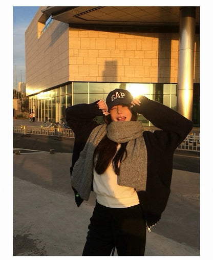 25Nov. 沉靜美式冬日大雪花片針織外套 藏藍