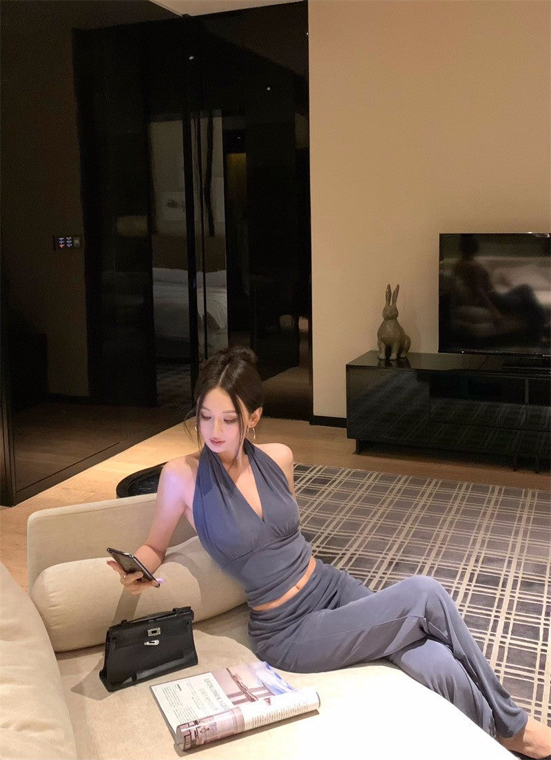 25Jul. 復古辣妹 掛脖V領收腰背心反折休閒褲套裝 藍