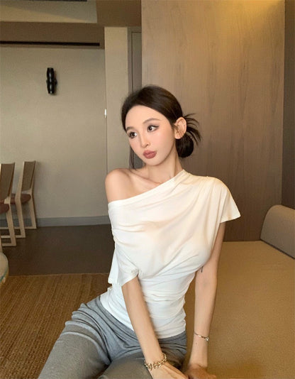 May. 輕氧週末 不規則斜肩蘯領上衣 黑/白 灰色休閒長褲