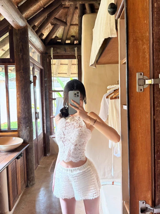 May. 氣質美女 夏日浮雕蕾絲花背心 卡其/白