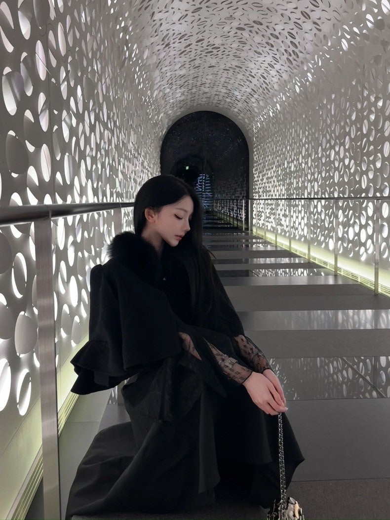 Mar. 天鵝挽夢 氣質法式蕾絲喇叭袖修身上衣 黑/灰