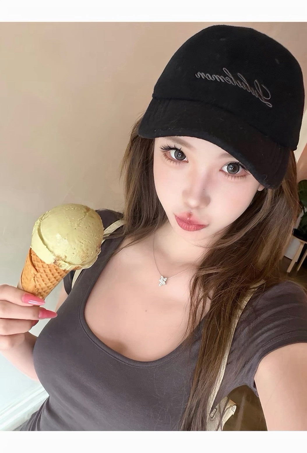 26May. 人生奶芙T基礎百搭U領短款上衣 白/深灰/黑