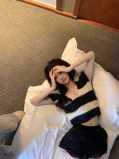 May. megscar*海軍條紋v領短款針織上衣