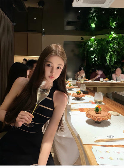 26Jun. 浮曼波高級感網紗拼接豎坑針織連身裙 元英黑/白