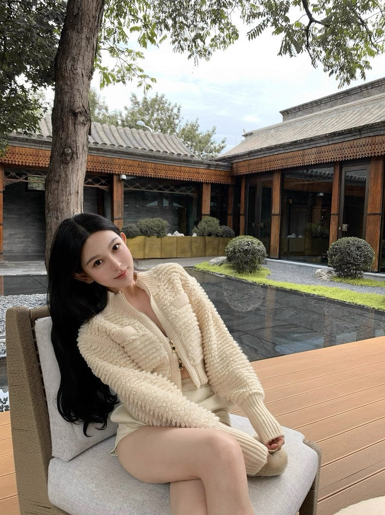 25Nov. 立體圈圈毛圓領短款外套 卡其