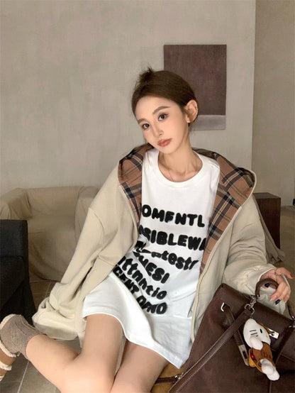 25Jul. 休閒時髦精 格紋拼接連帽外套 杏卡