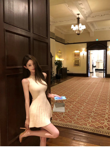 26Sep. 溫婉如玉 純慾收腰壓褶感針織裙 蜜桃粉