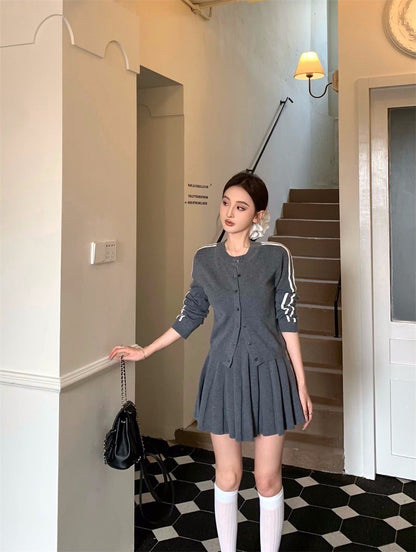 Mar. 韓系學院 雙槓圓領針織開衫 百褶半身裙 灰