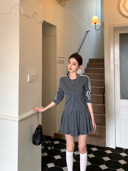Mar. 韓系學院 雙槓圓領針織開衫 百褶半身裙 灰
