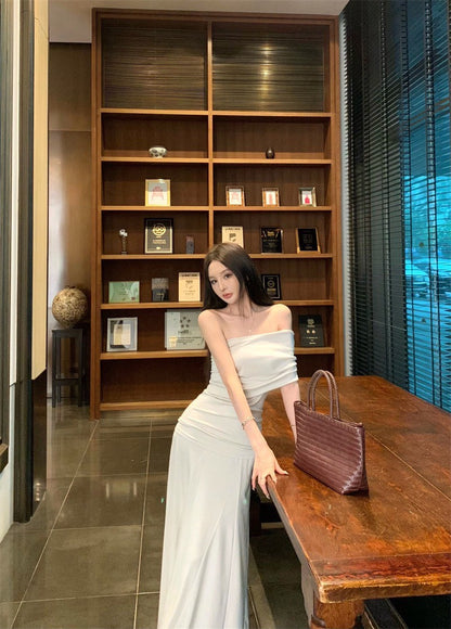 25Jul. 女主人物 露肩單袖半身裙慵懶套 杏