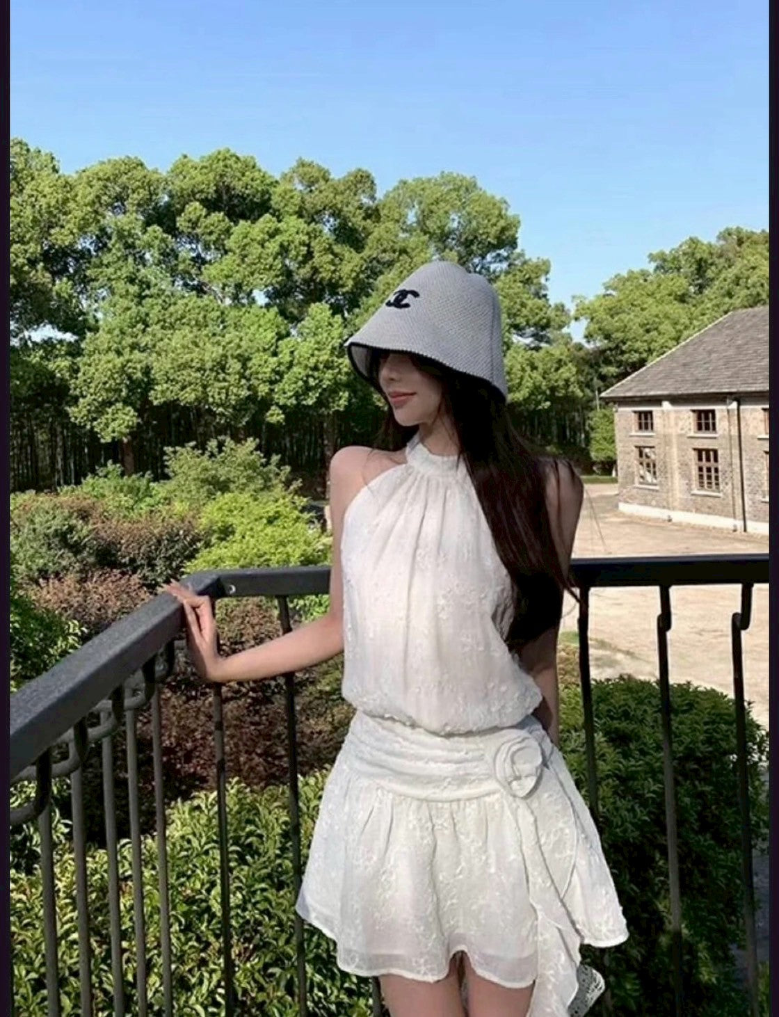 Jun. 潔白玉蘭 削肩掛脖收腰小白花連身裙