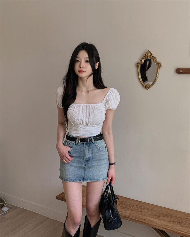 26May. 漫畫身材 方領泡泡袖收腰短上衣 白