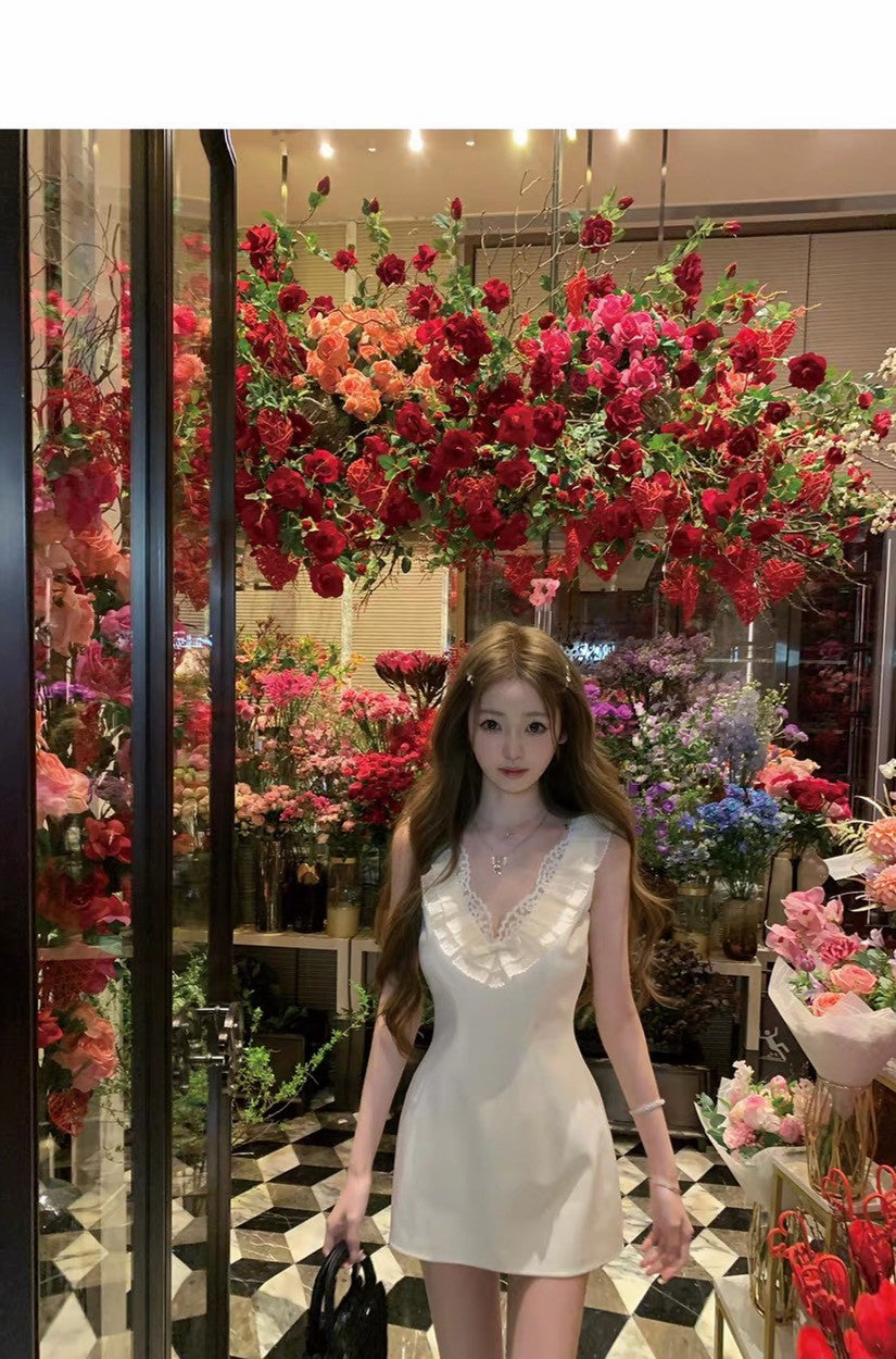 26May. 韓女idol 皺摺V領蕾絲收腰連身裙 櫻花粉/杏仁白