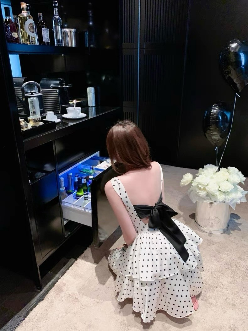 25Oct. 波點派系-法式手工縫鑽蝴蝶結綁帶蓬蓬連身裙