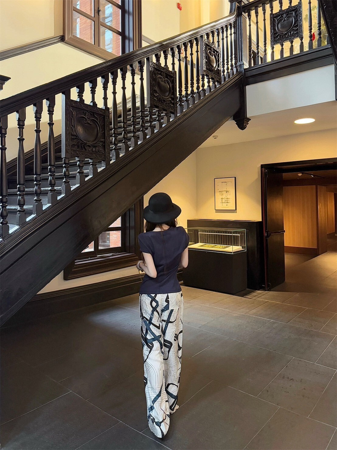 25Sep. 淡人ToF*極簡亞麻棉上衣 藏藍/冰絲緞面老花休閒褲