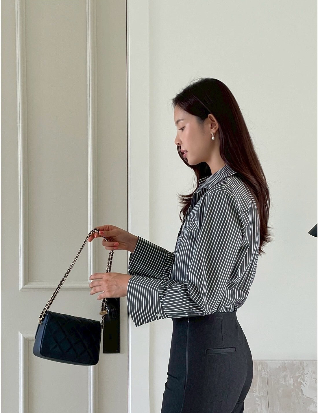 25Sep. 韓Chic簡約不規則側扣條紋襯衫 黑