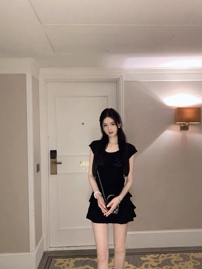 25Oct. 獨寵甜兒 氣質鈎花針織上衣/蛋糕半身裙 黑