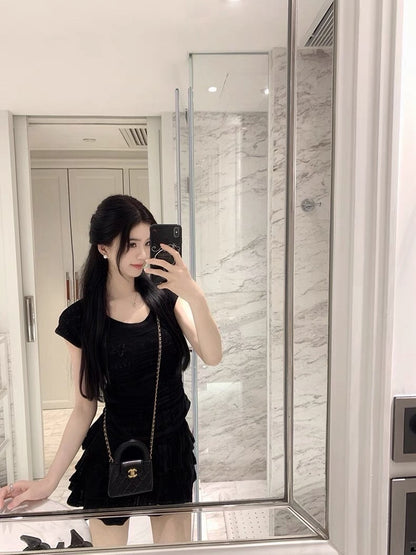 25Oct. 獨寵甜兒 氣質鈎花針織上衣/蛋糕半身裙 黑