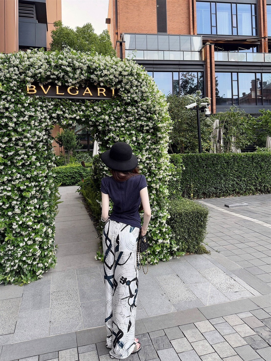 25Sep. 淡人ToF*極簡亞麻棉上衣 藏藍/冰絲緞面老花休閒褲