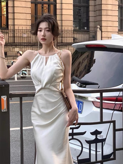 25Sep. 造物美神 法式白色掛脖修身連身裙