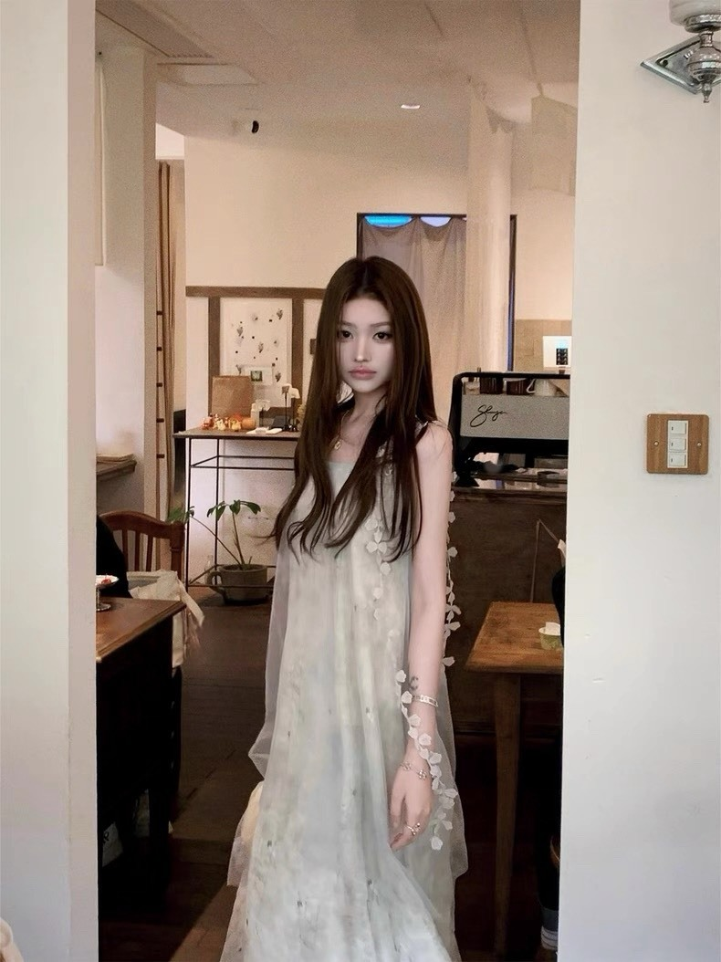 25Oct. “愛神信箋”花蝶定色定染飄帶連身紗裙 灰