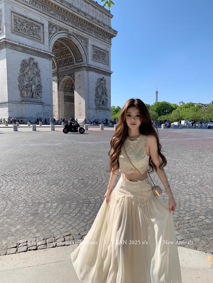 25Oct. 羅浮宮博物 夢幻甜美雕花背心半身裙套裝 梔子色/水藍