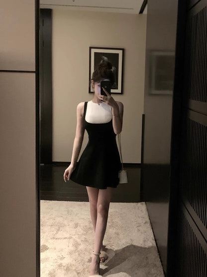 25Oct. 人間Co 經典黑白撞色針織連身裙