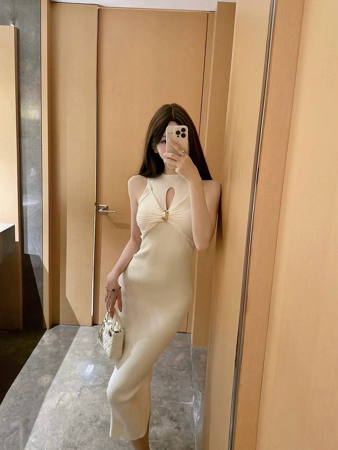 25Oct. 曲線主義金釦縷空設計感針織連身裙 白/咖