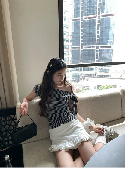 25Oct. 漢南洞時髦歐膩氣質斜肩綁帶上衣 條紋