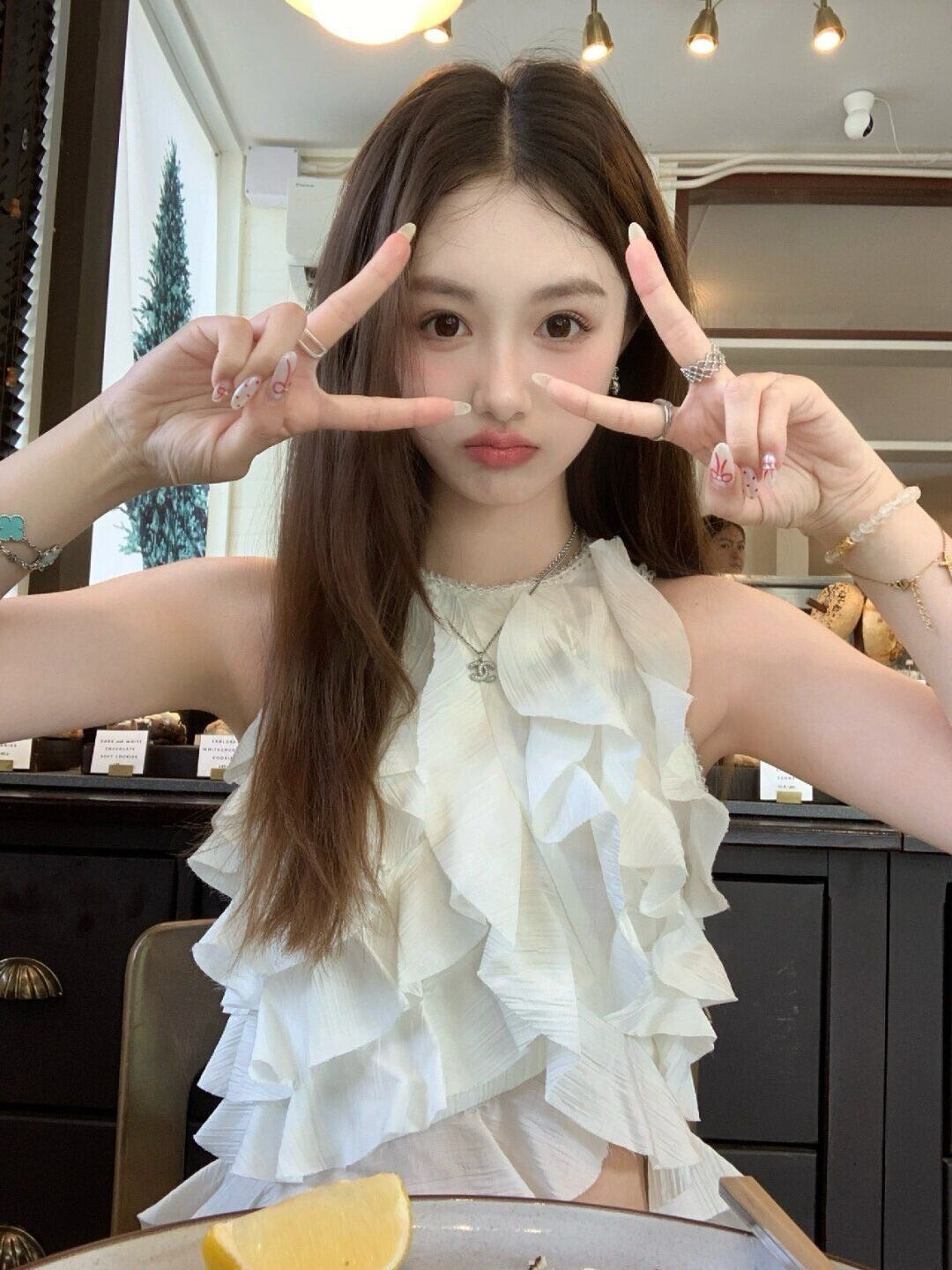 25Sep. 虞書欣款 娜拉仙女白色荷葉背心