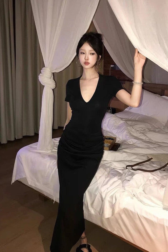 25Oct. 舒適性感 低V修身拼接連身裙 黑