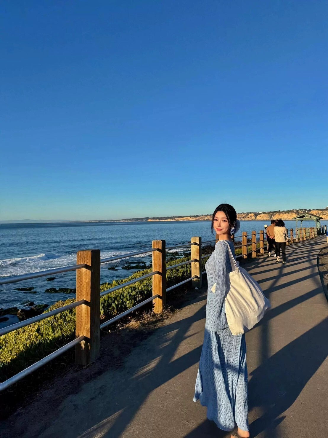 25Oct. 海邊度假 歐美出片高級藍針織縷空裙