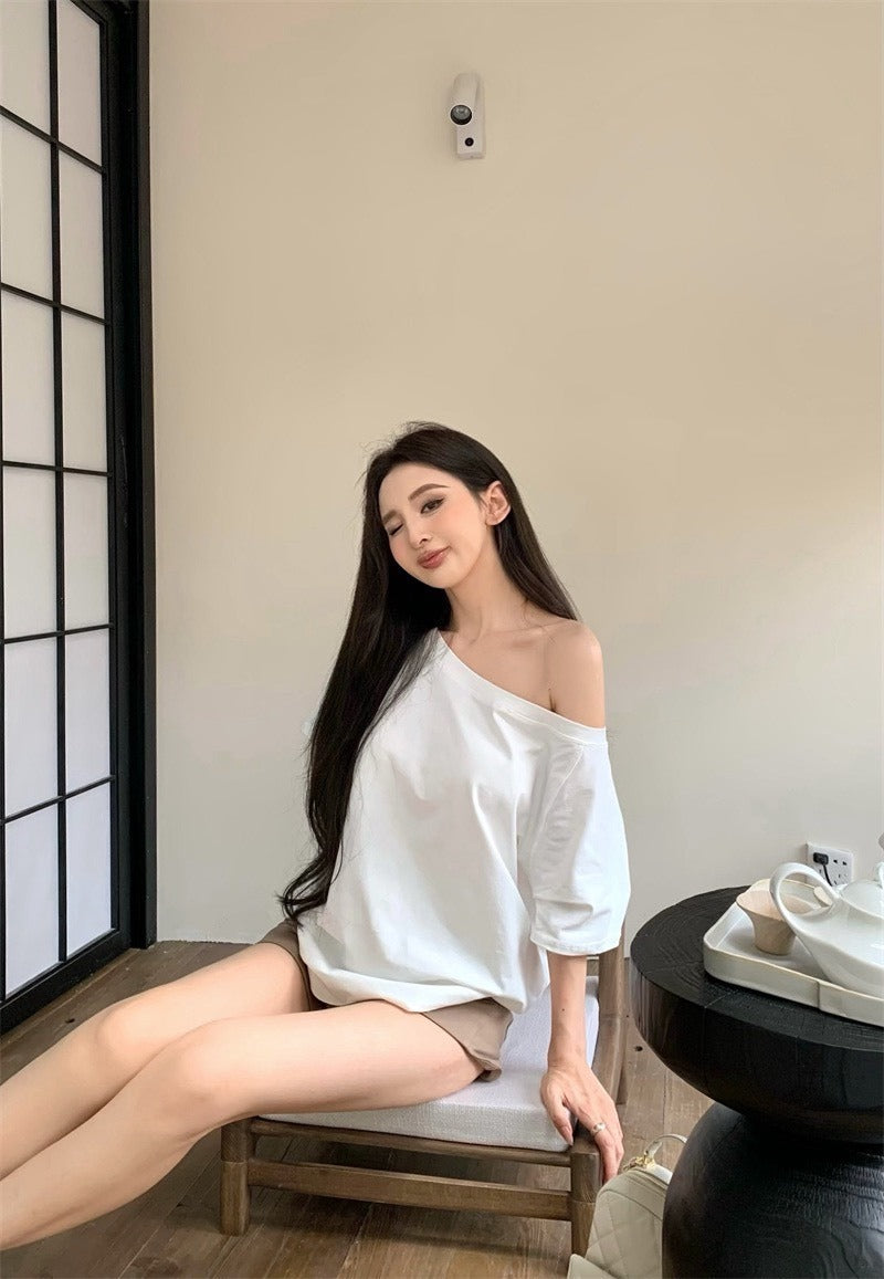 25Oct. 簡約慵懶 寬鬆大領口純色上衣 白/黑