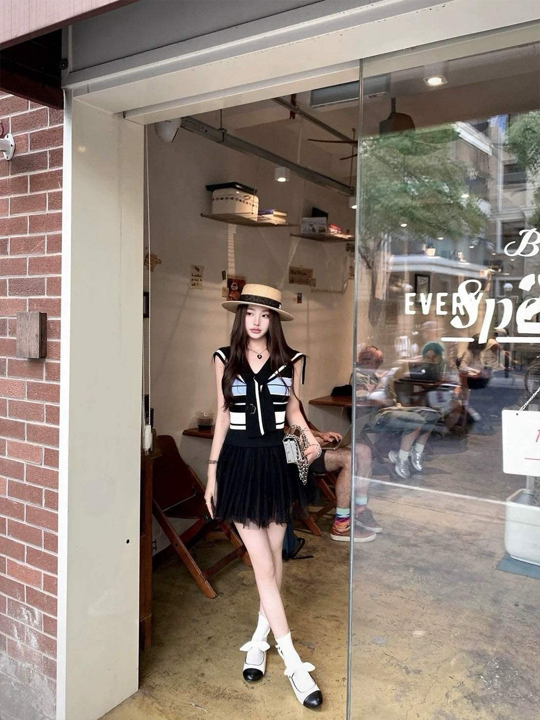 25Oct. 精緻山茶花刺繡 芭尹水手藍色條紋針織上衣