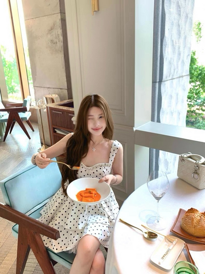 25Oct. 波點派系-法式手工縫鑽蝴蝶結綁帶蓬蓬連身裙