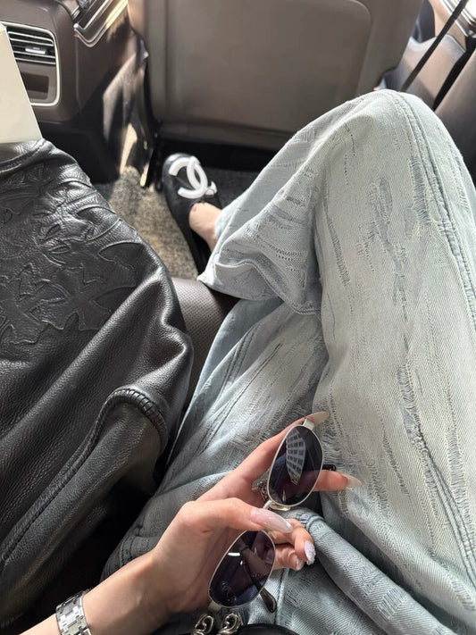 25Oct. 定染淺色手工刷破修身牛仔褲