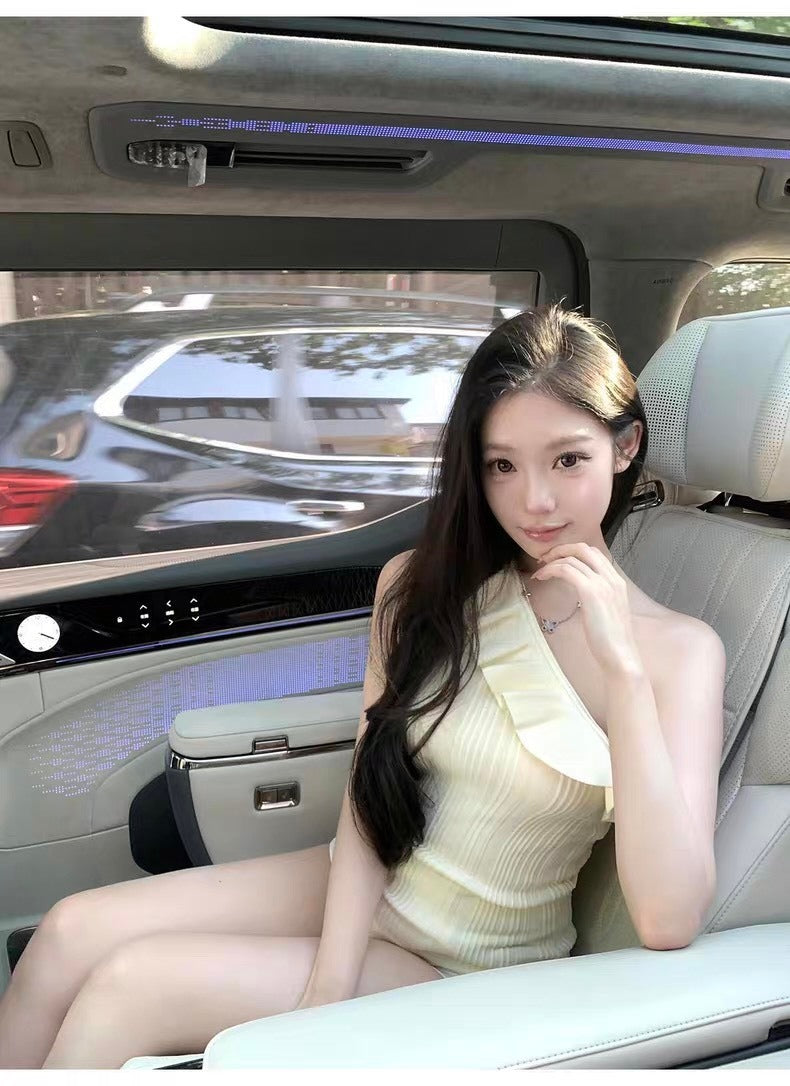 25Oct. 浪漫至上 心動荷葉斜肩針織上衣 米白