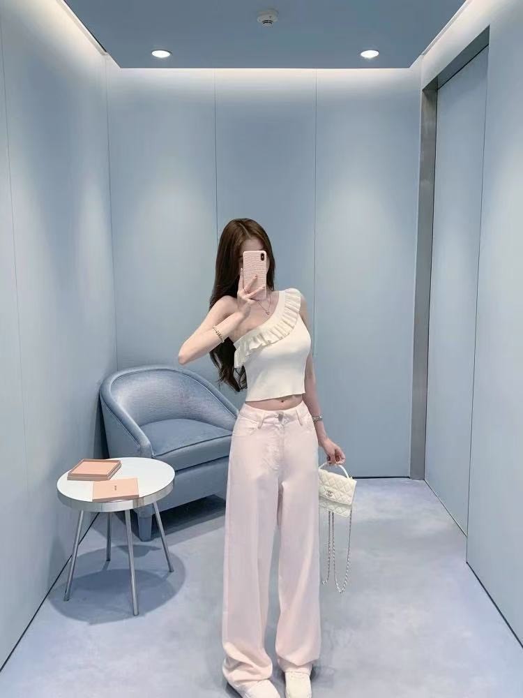 25Oct. 浪漫至上 心動荷葉斜肩針織上衣 米白