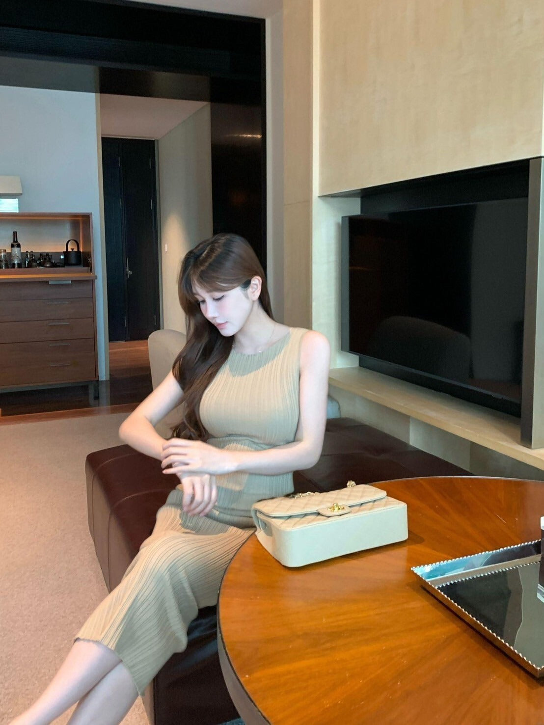 25Oct. 溫婉可人 無縫邊針織背心開叉連身裙