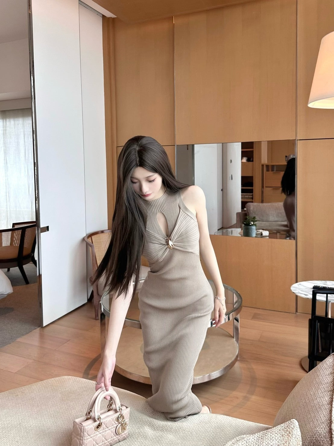 25Oct. 曲線主義金釦縷空設計感針織連身裙 白/咖