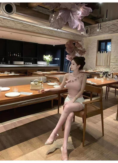 25Oct. 浪漫至上 心動荷葉斜肩針織上衣 粉