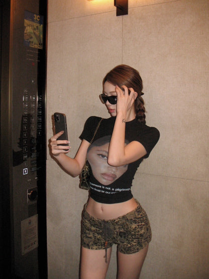 25Oct. 叛逆基因人像印花修身上衣